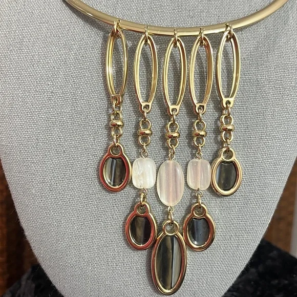 Chico’s Gold Tone Black & White Dangle Beaded Bib Necklace - Picture 5 of 7